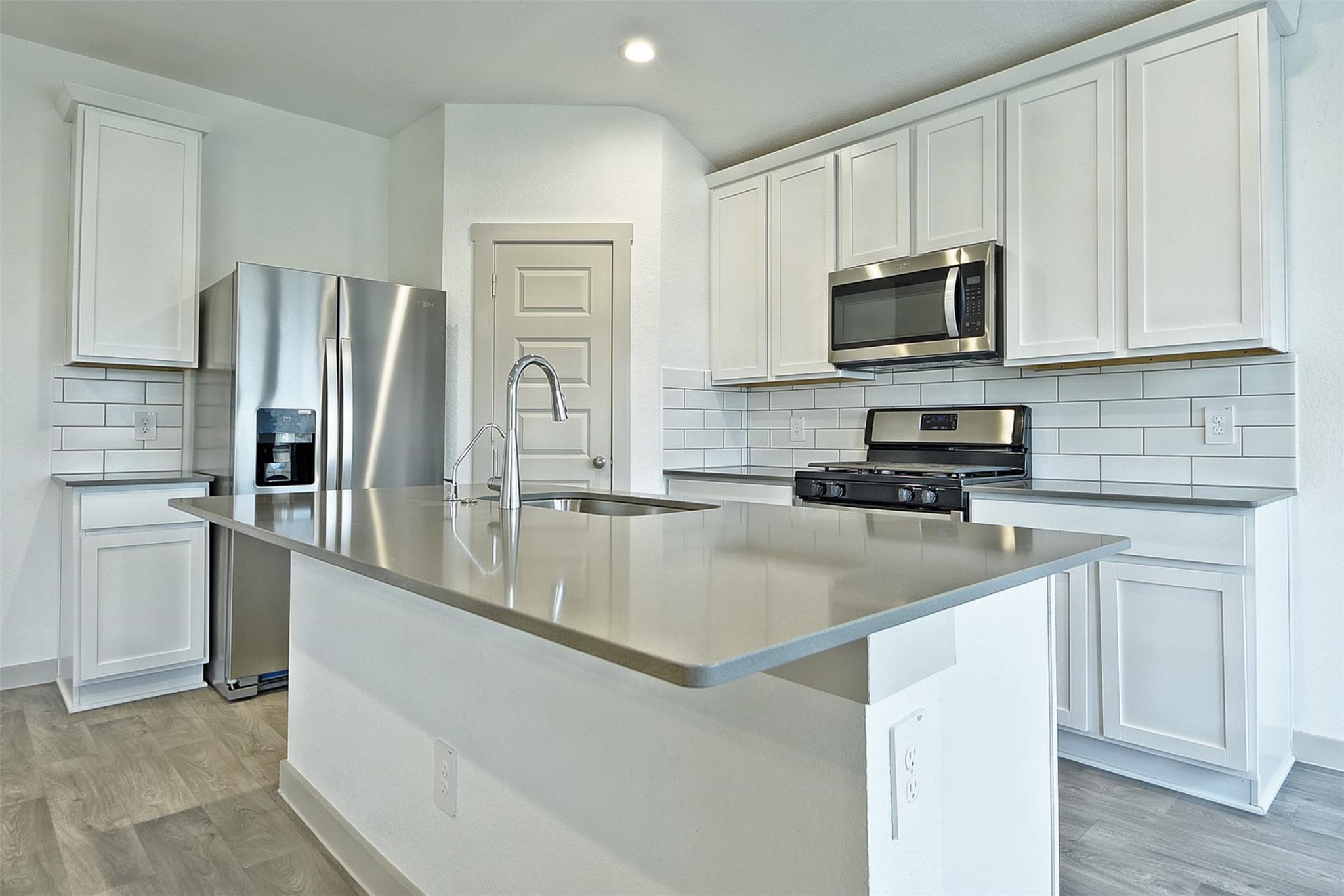 7923 Suffolk Vly Lane Rosharon, TX 77583 - Photo 8 of 28