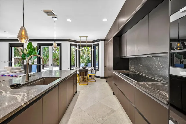 $2,750,000 | 3325 Northeast 17th Court, Fort Lauderdale, FL 33305