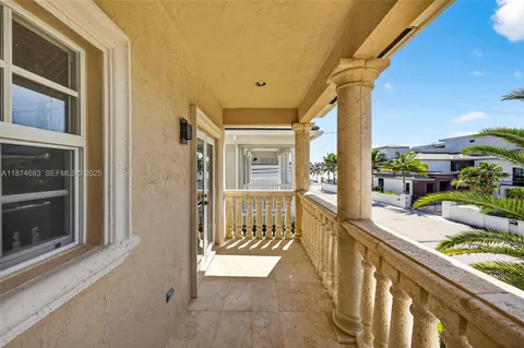 $2,590,000 | 3325 Northeast 17th Court, Fort Lauderdale, FL 33305