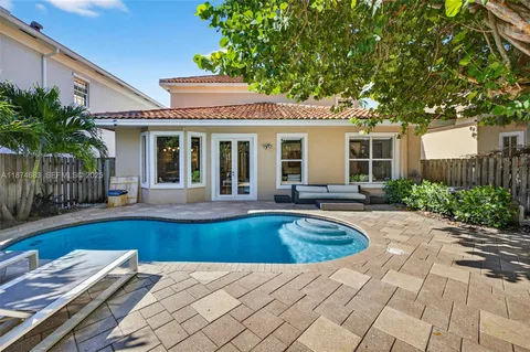 $2,590,000 | 3325 Northeast 17th Court, Fort Lauderdale, FL 33305