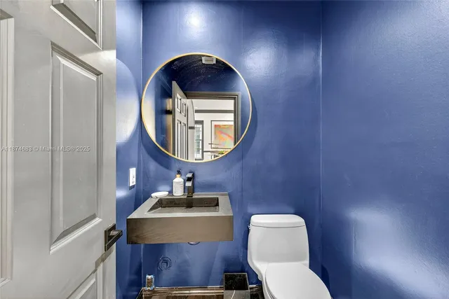 $2,750,000 | 3325 Northeast 17th Court, Fort Lauderdale, FL 33305