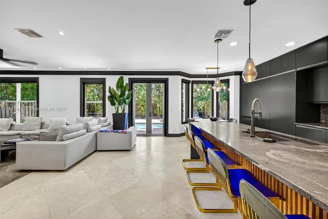 $2,750,000 | 3325 Northeast 17th Court, Fort Lauderdale, FL 33305