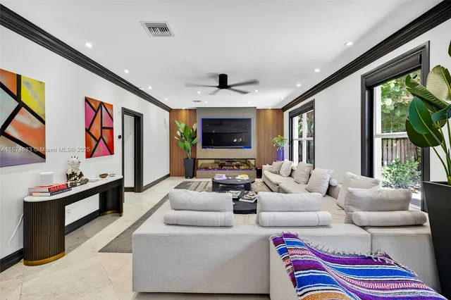 $2,750,000 | 3325 Northeast 17th Court, Fort Lauderdale, FL 33305