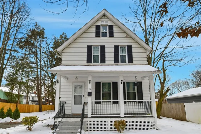 $294,900 | 410 Allen Street, Springfield, MA 01118