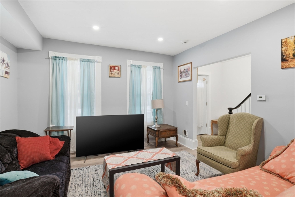 410 Allen Street Springfield, MA 01118 - Photo 7 of 27