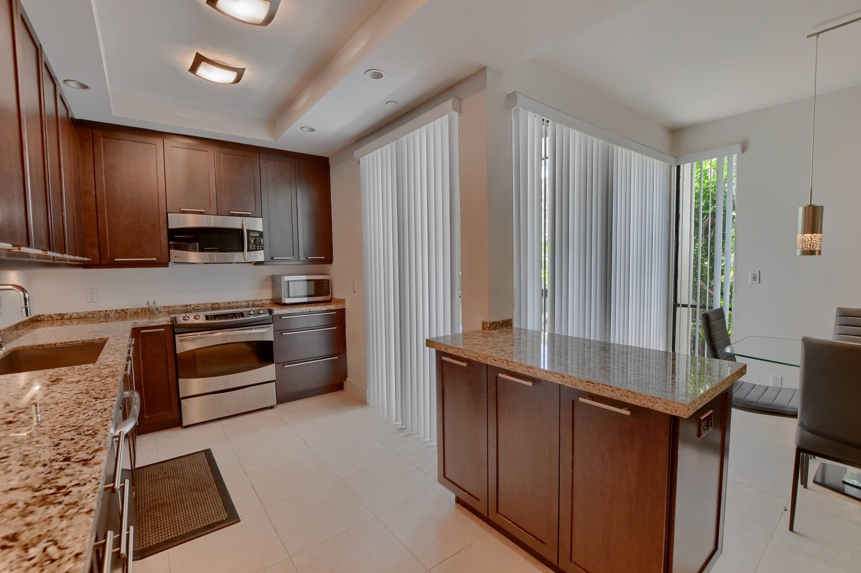 1714 Bridgewood Drive, Unit 1714 Boca Raton, FL 33434 - Photo 4 of 27 Kitchen