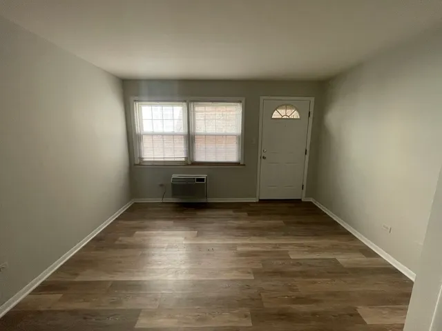 $1,225 | 2132 North Harlem Avenue, Unit 1C, Elmwood Park, IL 60707