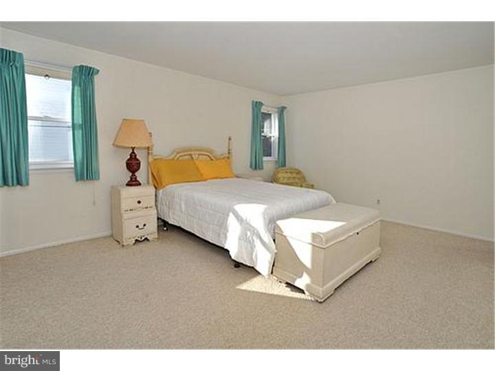 9816 Layton Road Philadelphia, PA 19115 - Photo 12 of 18
