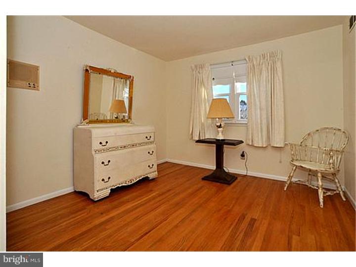 9816 Layton Road Philadelphia, PA 19115 - Photo 14 of 18