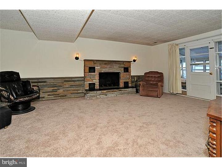 9816 Layton Road Philadelphia, PA 19115 - Photo 10 of 18