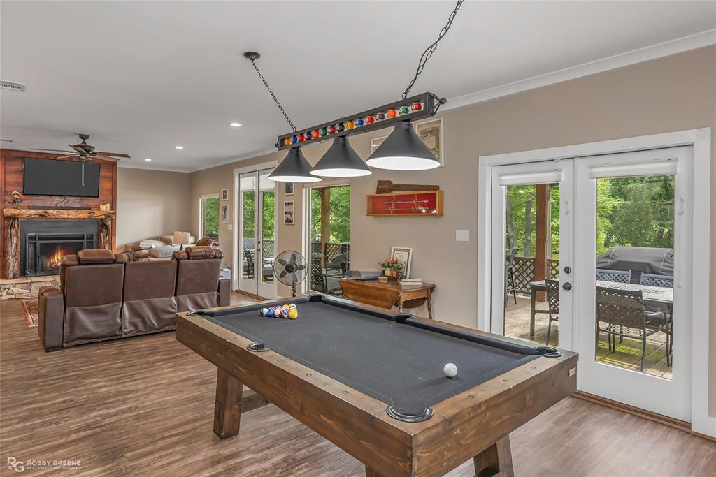 1072 Featherston Road Homer, LA 71040 - Photo 20 of 40 a living room with furniture a table and a large window