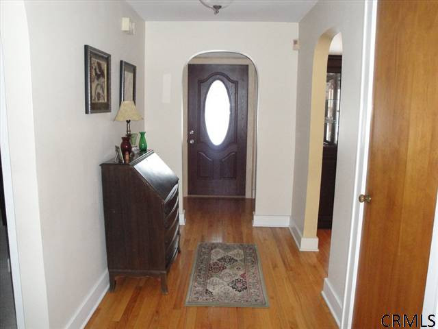 749 Putnam Road Rotterdam, NY 12306 - Photo 2 of 15 Photo 2