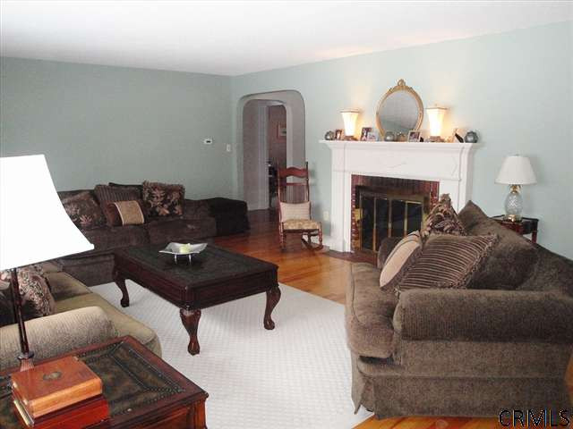 749 Putnam Road Rotterdam, NY 12306 - Photo 4 of 15 Photo 4
