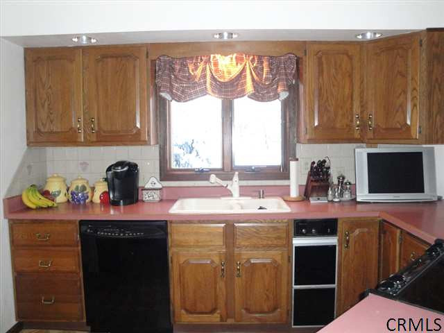 749 Putnam Road Rotterdam, NY 12306 - Photo 6 of 15 Photo 6