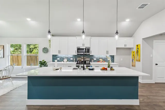 $319,900 | 512 Frazier Street, Terrell, TX 75160