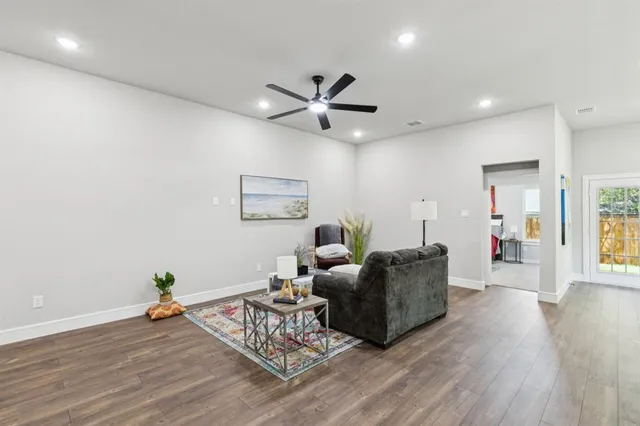 $319,900 | 512 Frazier Street, Terrell, TX 75160