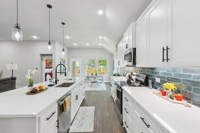 $319,900 | 512 Frazier Street, Terrell, TX 75160