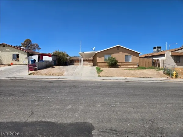 $1,750 | 5239 Erin Circle, Las Vegas, NV 89122