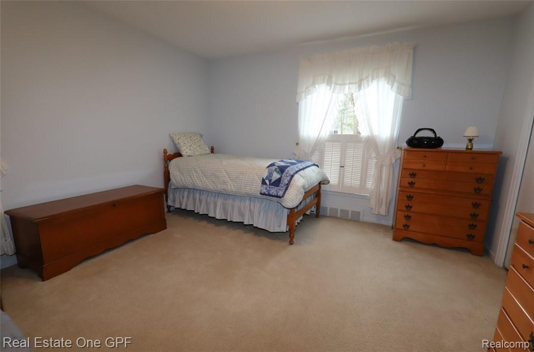 416 Lexington Road Grosse Pointe, MI 48236 - Photo 11 of 19 11 IMG_0479.JPG