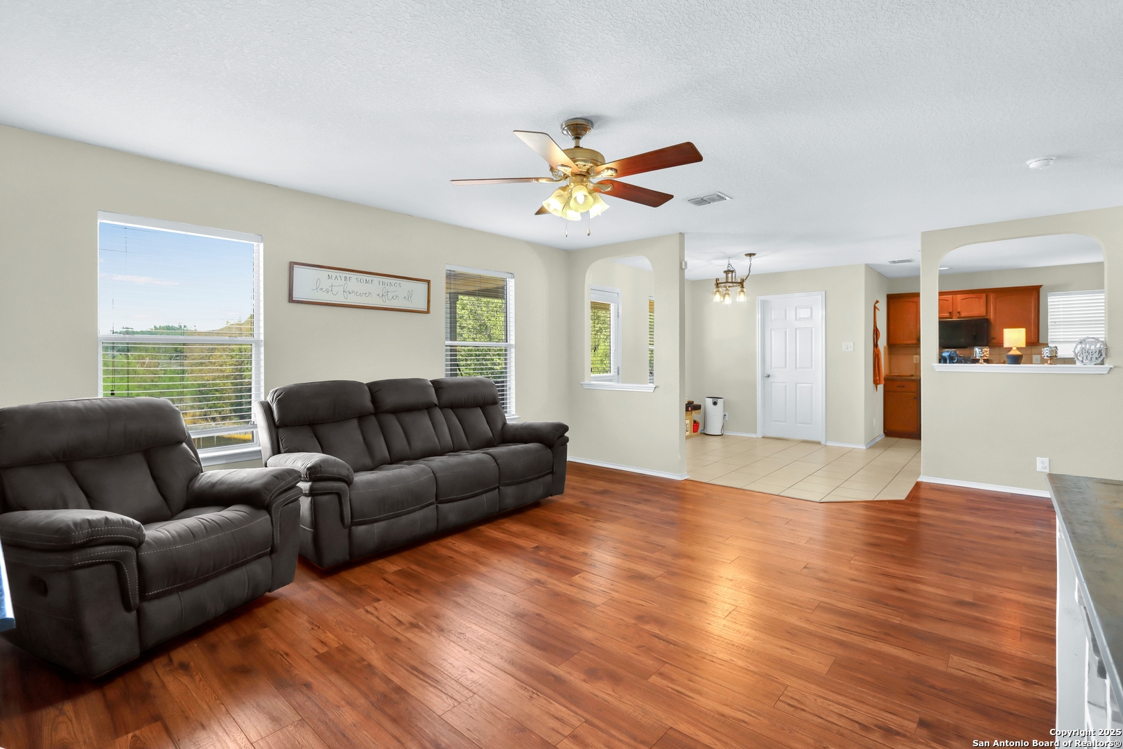 531 Erica Converse, TX 78109 - Photo 20 of 30 a living room with furniture and a window