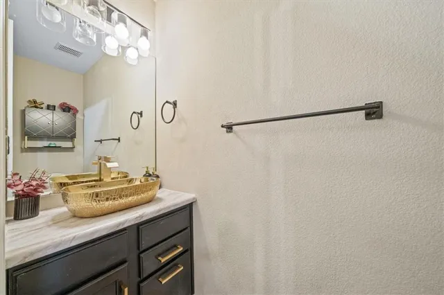 $245,000 | 9513 North Main Street, Kansas City, MO 64155