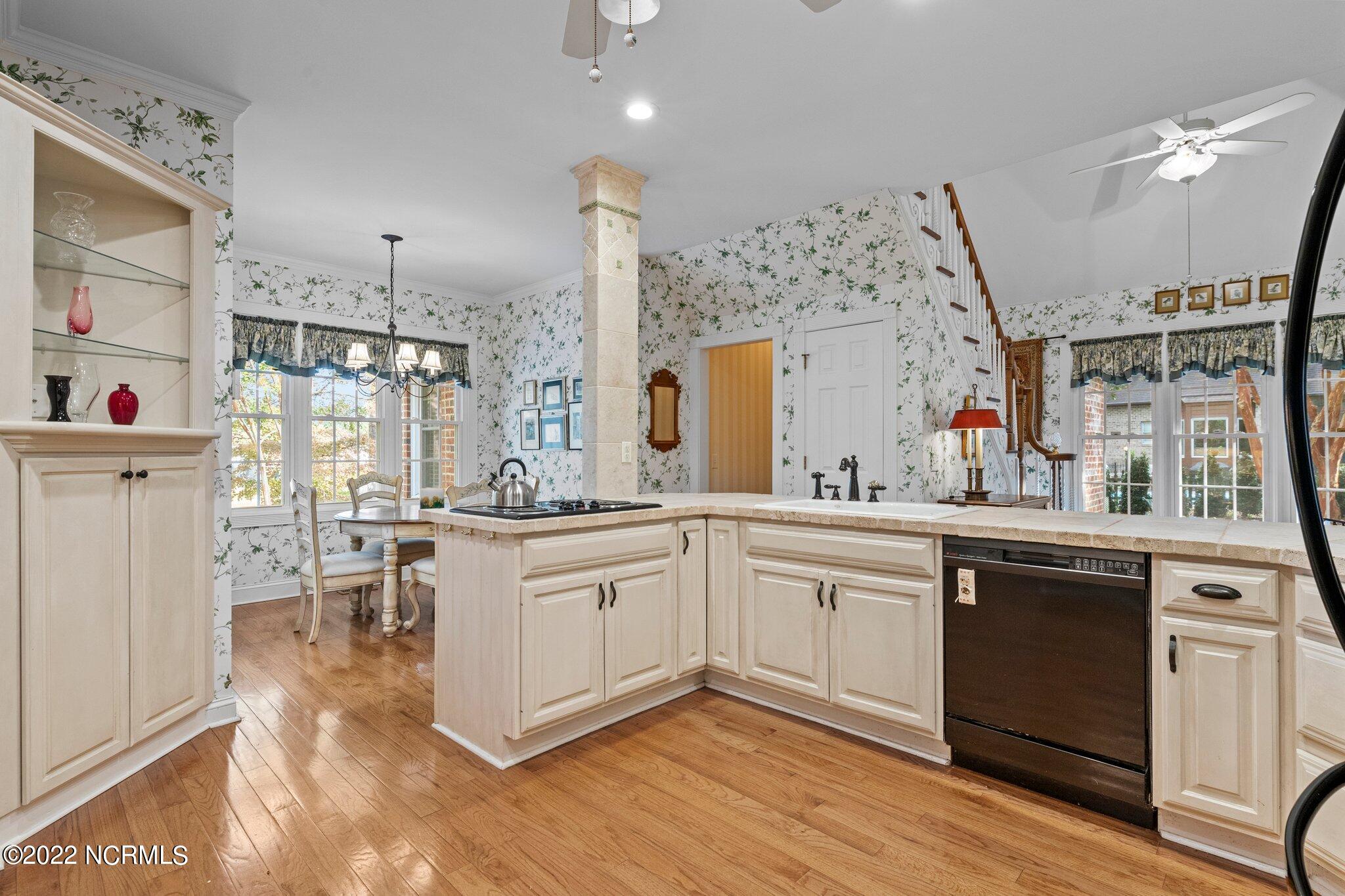 160 McCaskill Road East Pinehurst, NC 28374 - Photo 12 of 38 Kitchen