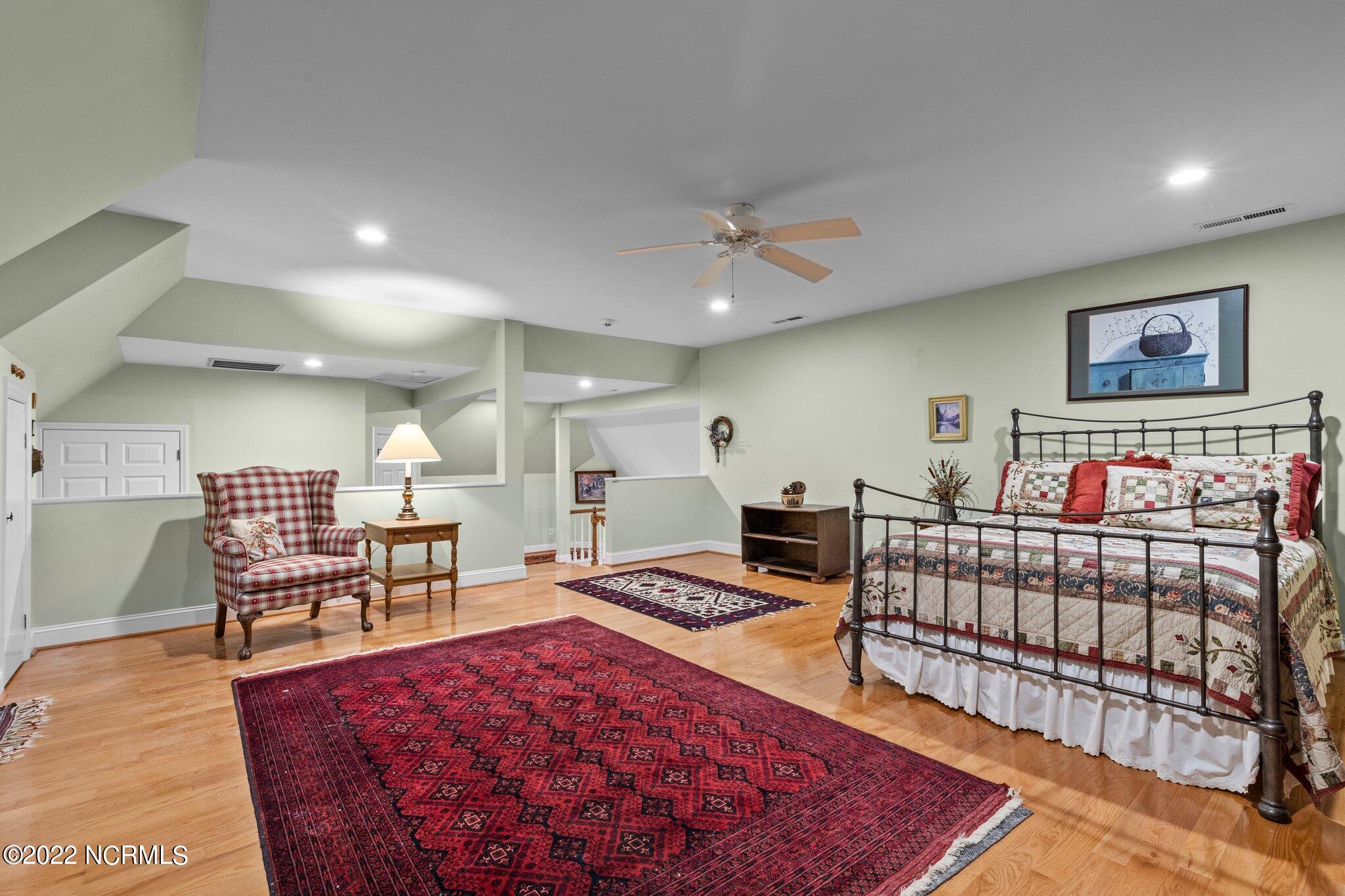 160 McCaskill Road East Pinehurst, NC 28374 - Photo 29 of 38 Upper Level