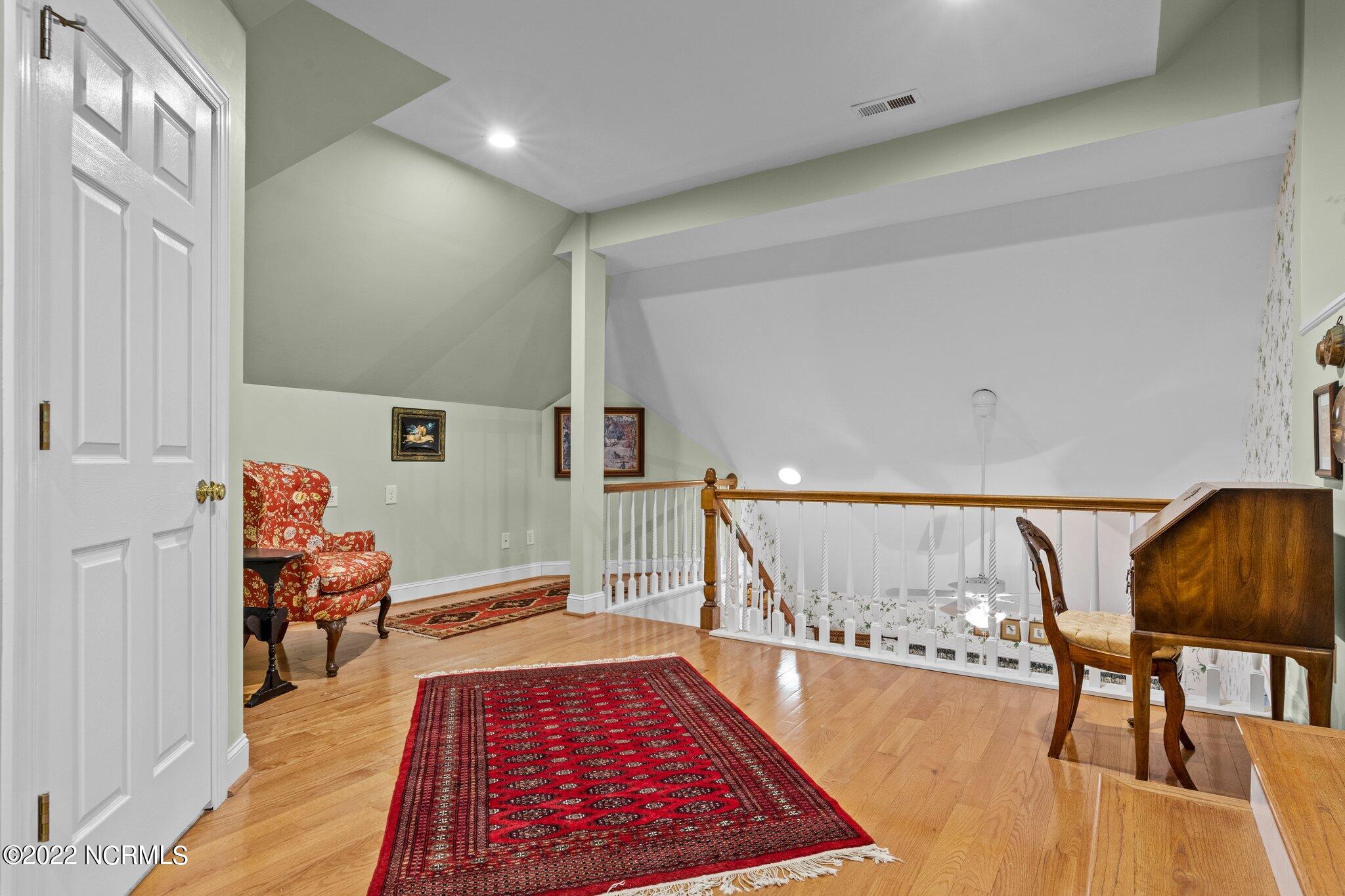 160 McCaskill Road East Pinehurst, NC 28374 - Photo 32 of 38 Upper Leveel
