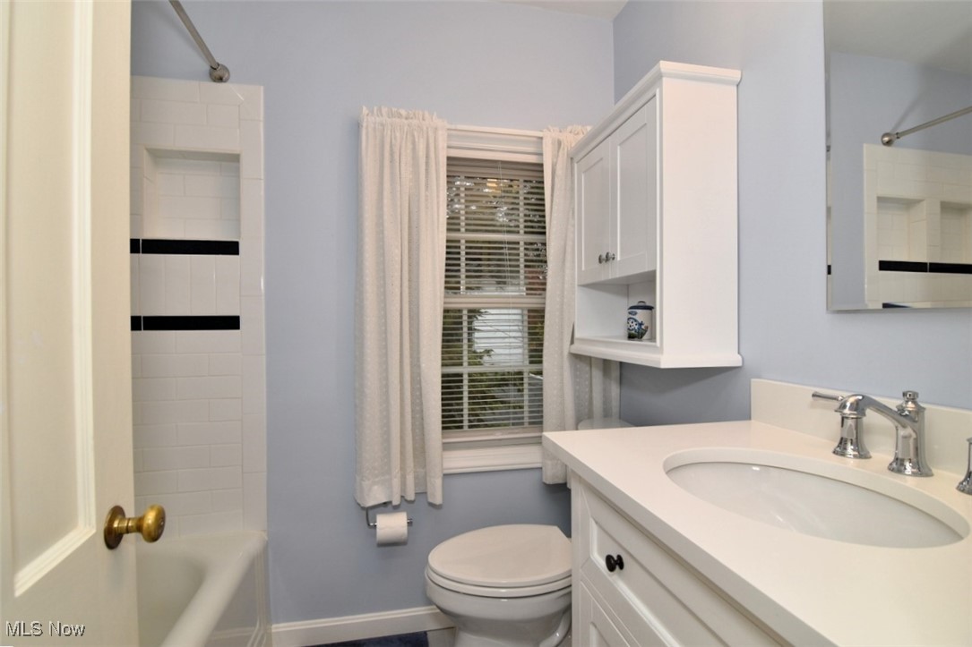 2315 Lalemant Road Cleveland, OH 44118 - Photo 18 of 23 Full bathroom with tub and shower (2021)