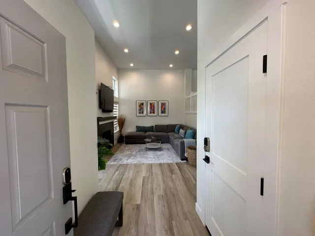 $6,000 | 1 Passage Lane, Redwood City, CA 94065