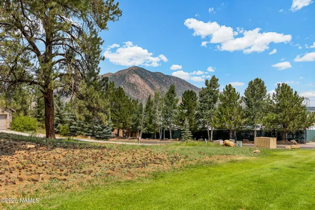 $1,800 | 2665 Valley View Drive, Unit 10127, Flagstaff, AZ 86004