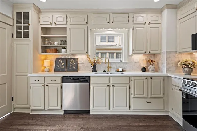 $595,000 | 617 West 59 Terrace, Kansas City, MO 64113