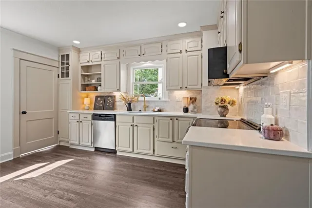 $595,000 | 617 West 59 Terrace, Kansas City, MO 64113