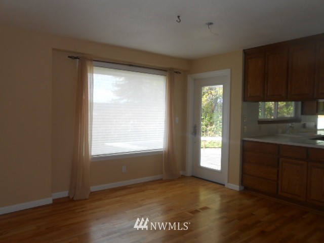 1403 Lewis Road Tacoma, WA 98465 - Photo 4 of 15 Gallery Image 4