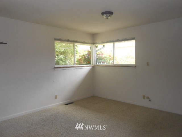 1403 Lewis Road Tacoma, WA 98465 - Photo 6 of 15 Gallery Image 6