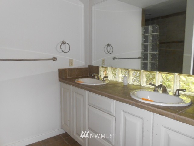 1403 Lewis Road Tacoma, WA 98465 - Photo 7 of 15 Gallery Image 7