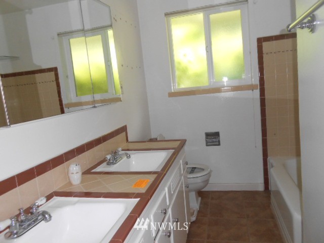 1403 Lewis Road Tacoma, WA 98465 - Photo 9 of 15 Gallery Image 9