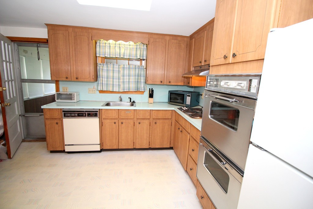 134 Alida Road Braintree, MA 02184 - Photo 3 of 14 Gallery Image 3