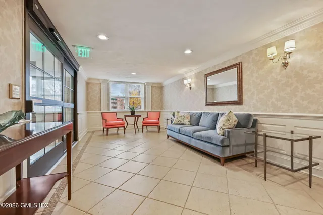 $1,100,000 | 4 Putnam Hill, Unit 3G, Greenwich, CT 06830