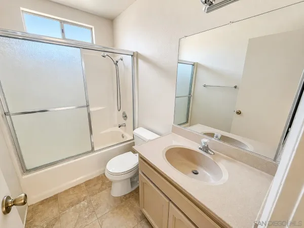 $1,995 | 948 Chase Avenue, Unit I, El Cajon, CA 92020