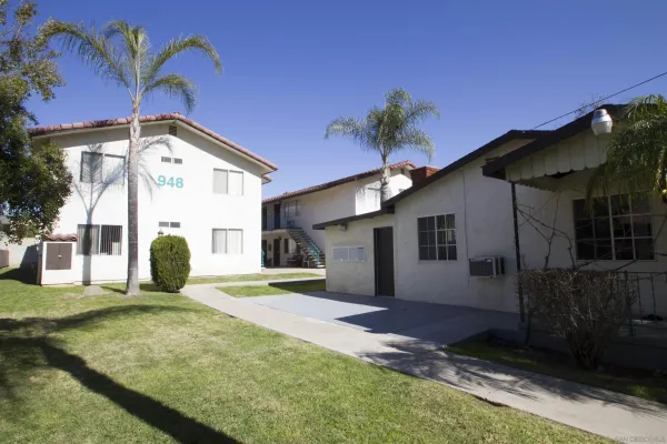 $1,995 | 948 Chase Avenue, Unit I, El Cajon, CA 92020