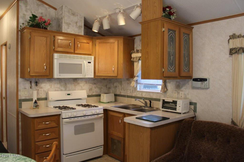 112 Big Bear Road Hawley, PA 18428 - Photo 5 of 19