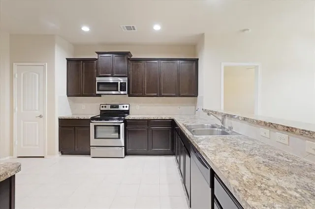 $298,000 | 1509 Colgate Drive, Van Alstyne, TX 75495