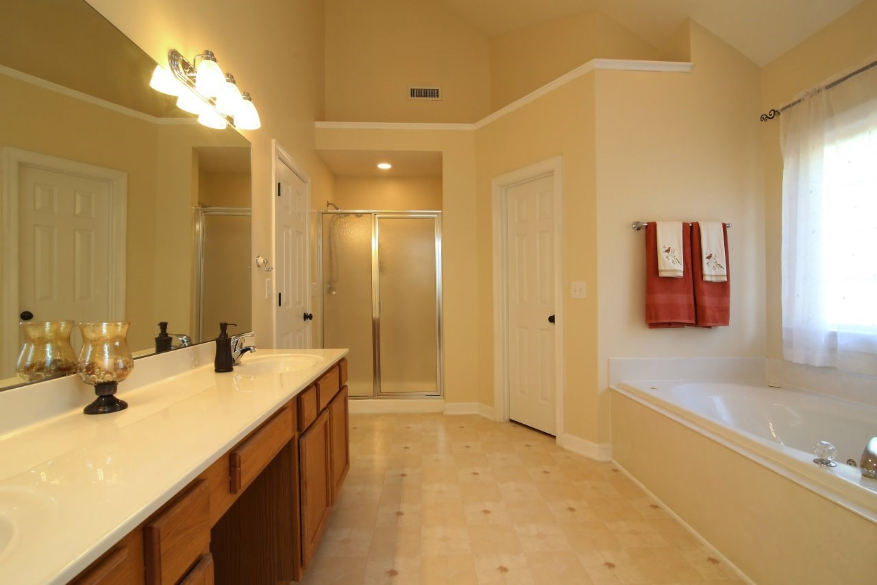 6412 Ridgemount Street Wake Forest, NC 27587 - Photo 19 of 25 Master Bath/Spa