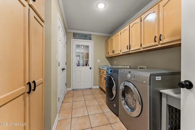 $312,500 | 435 Fairway Oaks Drive, Hernando, MS 38632