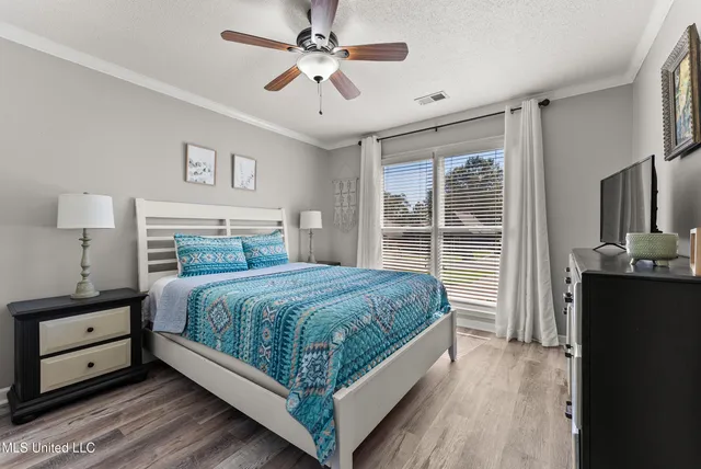 $312,500 | 435 Fairway Oaks Drive, Hernando, MS 38632