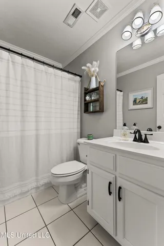 $312,500 | 435 Fairway Oaks Drive, Hernando, MS 38632