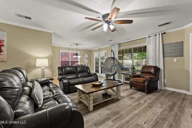 $312,500 | 435 Fairway Oaks Drive, Hernando, MS 38632