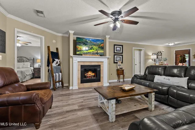 $312,500 | 435 Fairway Oaks Drive, Hernando, MS 38632