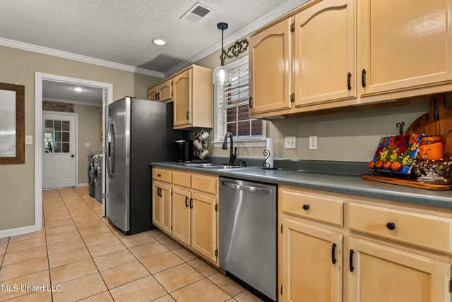 $312,500 | 435 Fairway Oaks Drive, Hernando, MS 38632